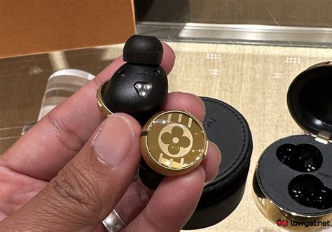 lv horizon earphones price|louis vuitton horizon lighting up.